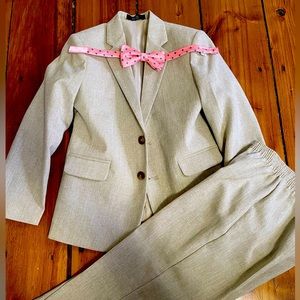 Náutica Boys Size 7 Tan suit